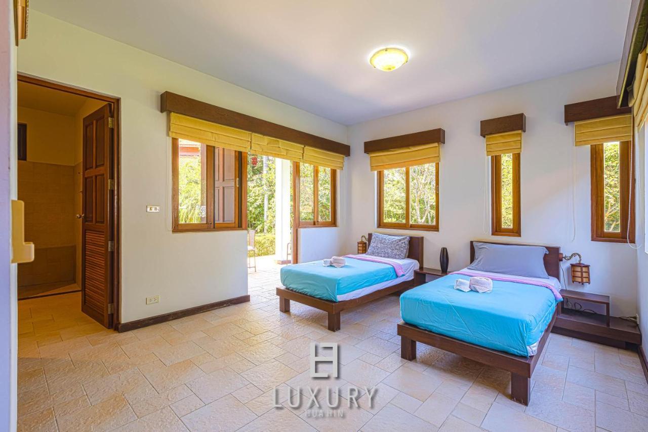 5 Bedroom Bali Style Mansion Wl2 HHQ Eksteriør billede